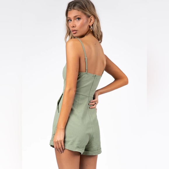Princess Polly romper in green 💚 - Picture 4 of 4